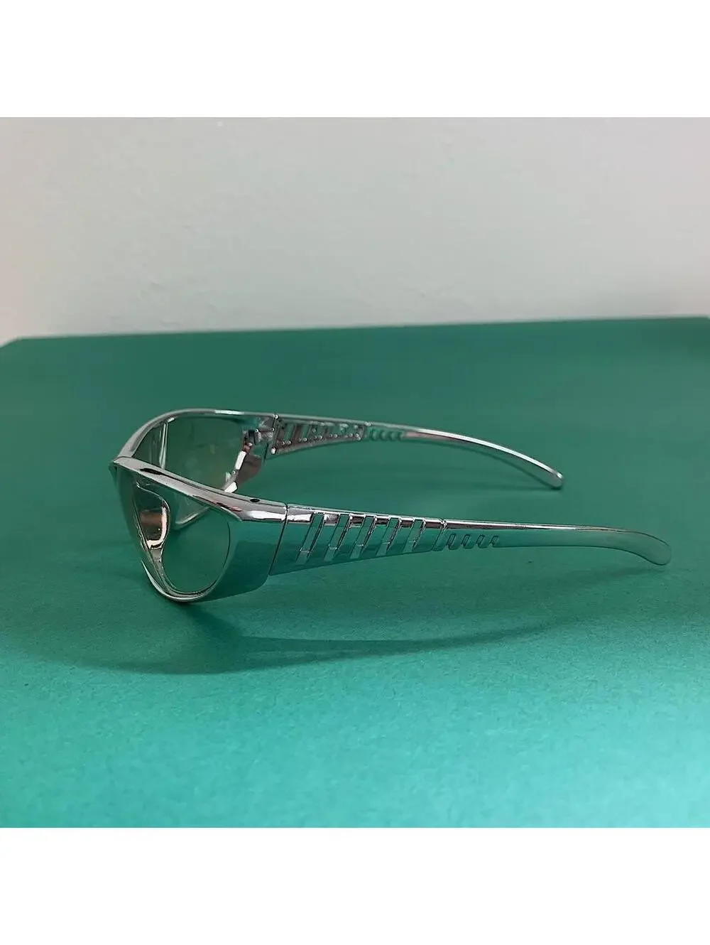 Cyber Grunge y2k 2000s Vented Sport futuristic style surfer silver clear